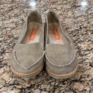 Rocket Dog Olive Green Flats